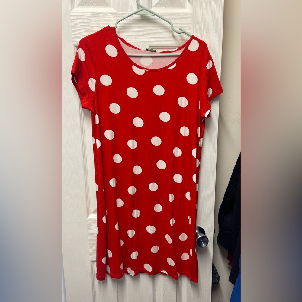 Women’s short polka dot dress néw with tag